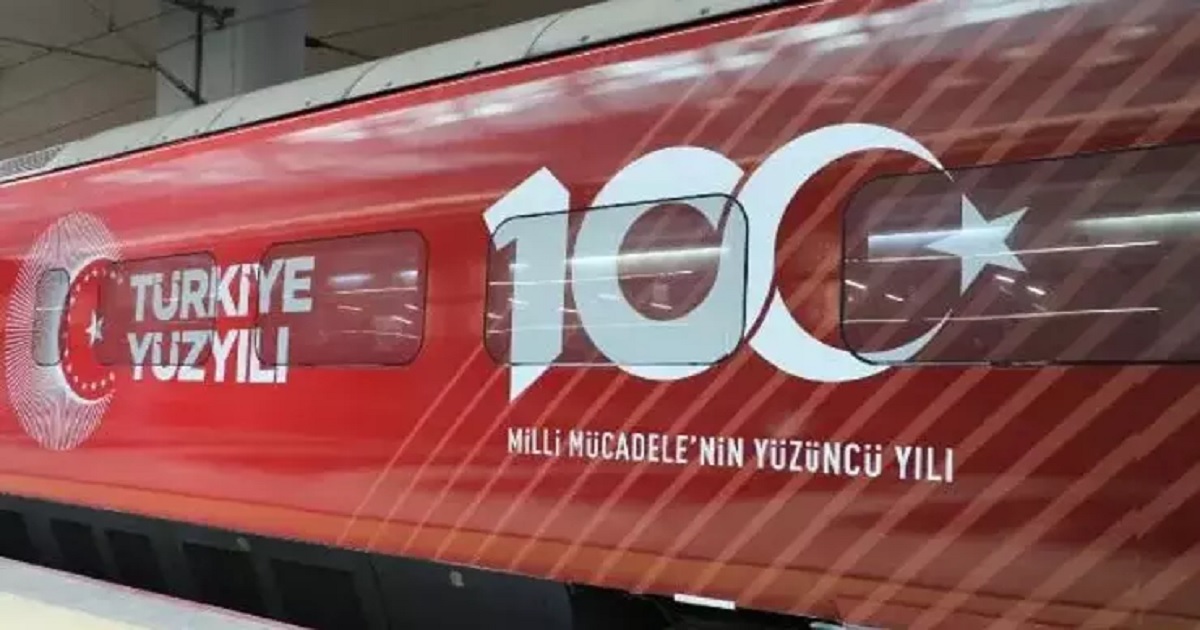 100. YIL TRENİ ANKARADAN İSTANBULA HAREKET ETTİ