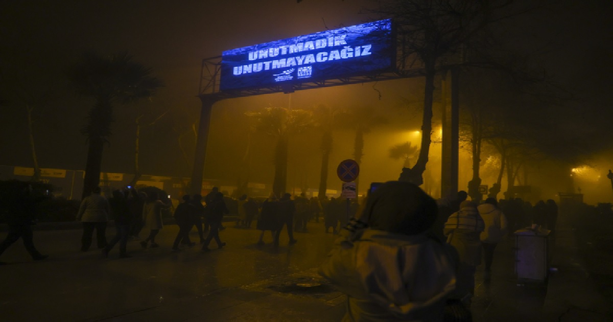 HATAY'DA 6 ŞUBAT DEPREMLERİNİN 1. YILINDA SESSİZ YÜRÜYÜŞ