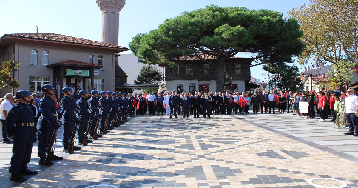 ŞİLE’DE GAZİLER GÜNÜ COŞKUYLA KUTLANDI