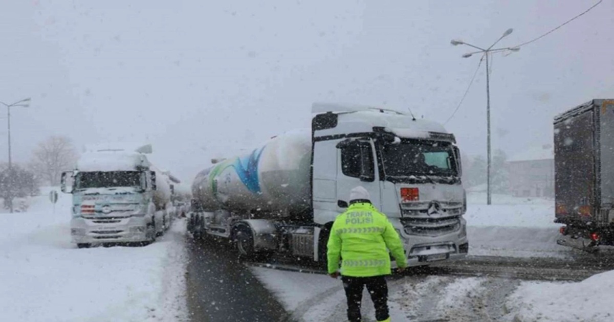 AĞIR TAŞITLARA TRAFİK YASAĞI